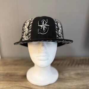RARE Seattle Mariners Black & White Paisley New Era Fitted Hat Size 7 3/8 MLB